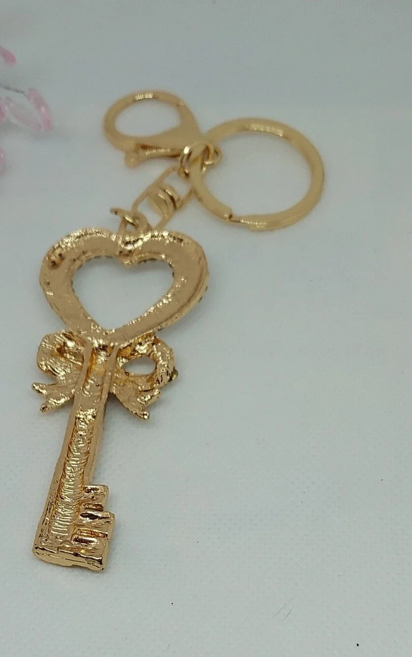 Keychain Reinstone Heart & Key NWT